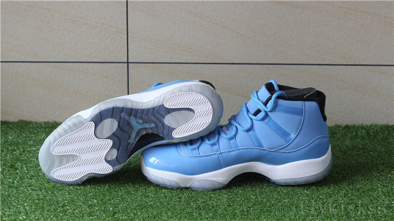 Air Jordan 11 Retro Pantone Blue